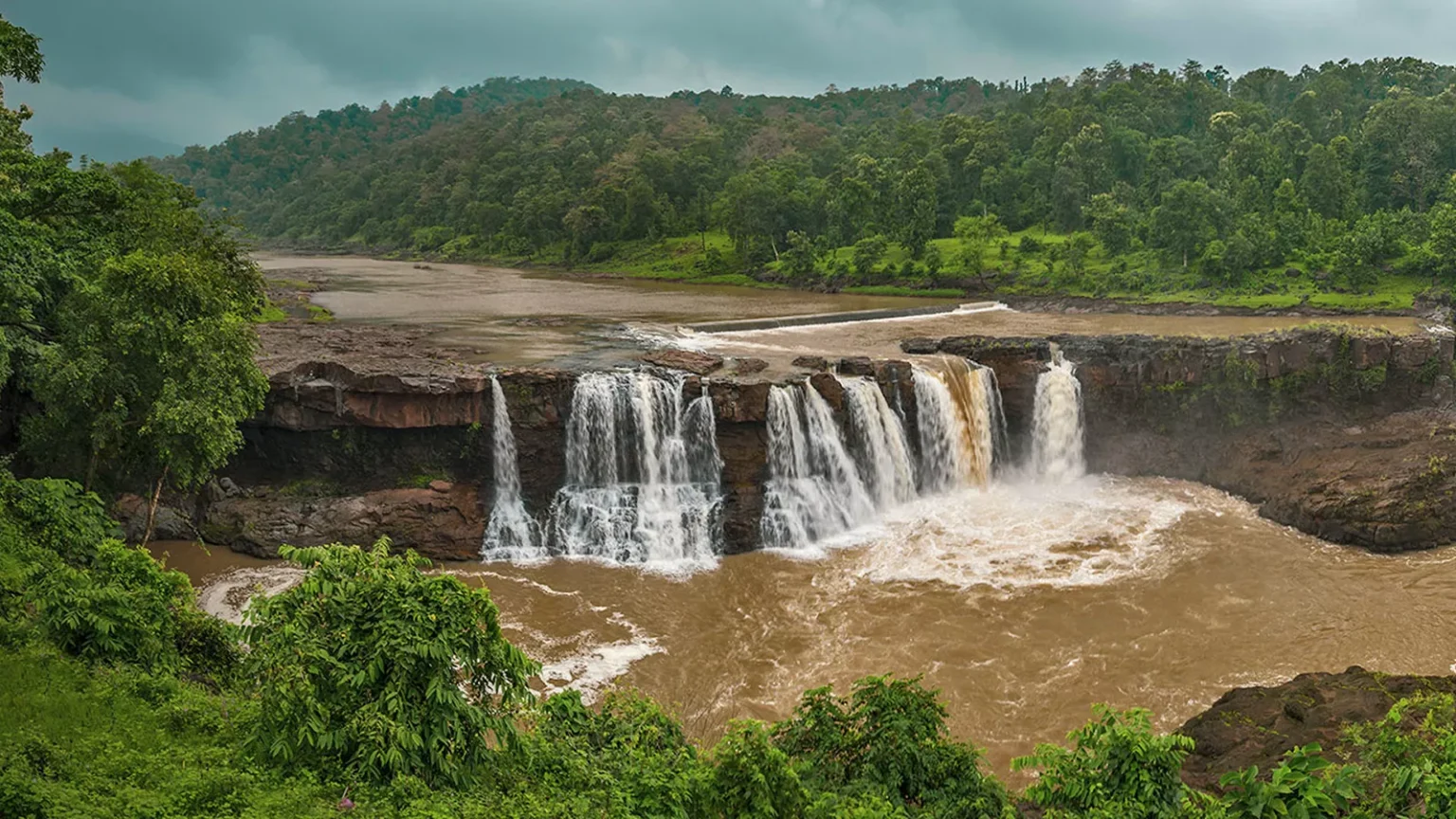 Nearby Attractions in Saputara