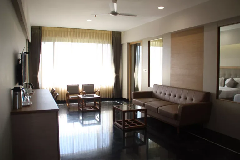 Royal Family Suite Room in Saputara