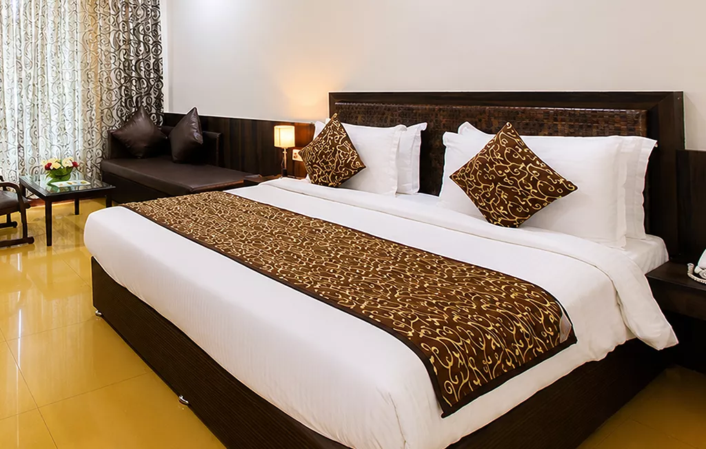 Super Deluxe AC room at Shilpi Hill Resort Saputara